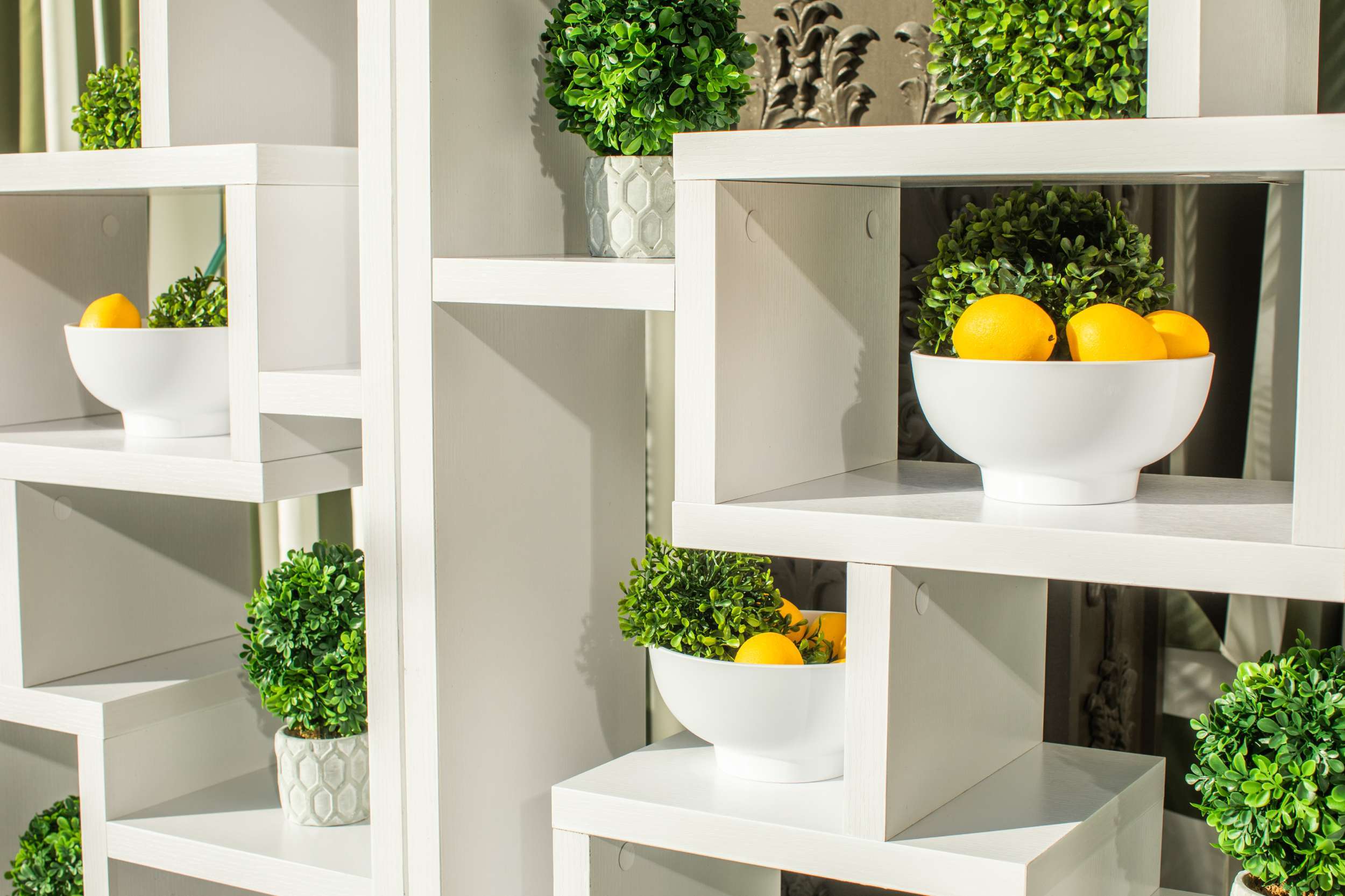 fancy decoration of oranges in wall