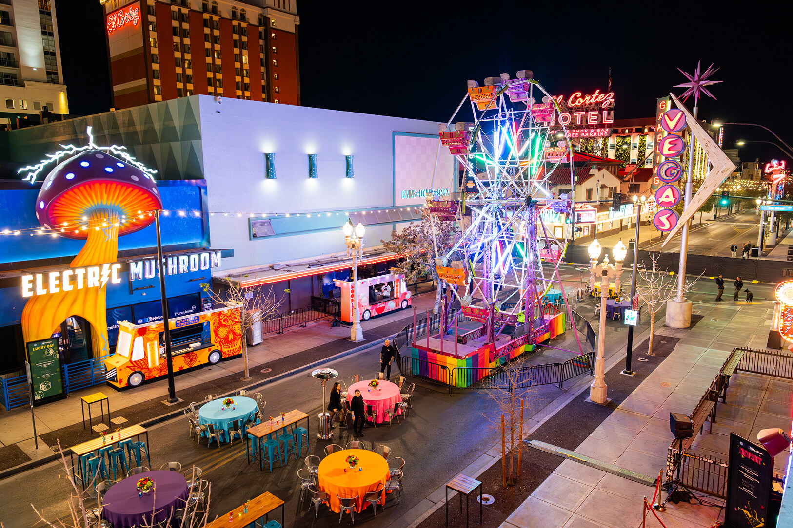  Downtown street activation with carnival-style attractions. 