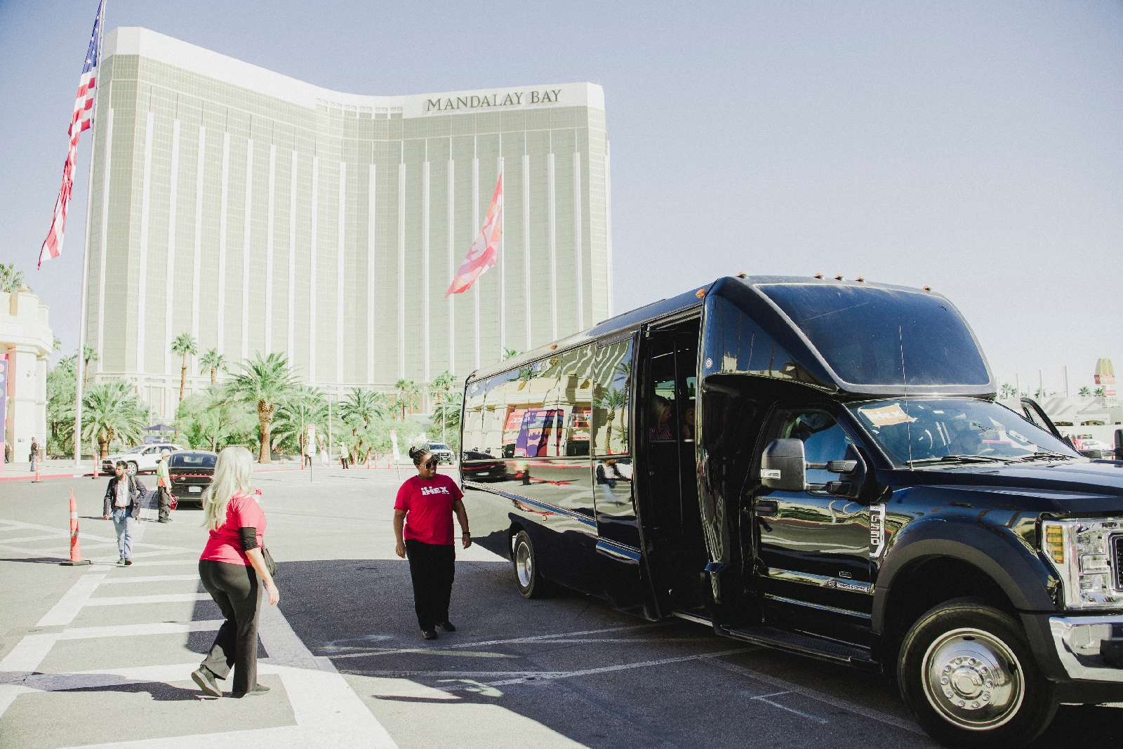 black van waiting for people at hotel